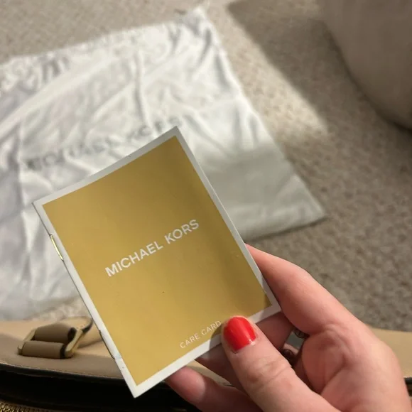 Michael Kors Large Tan Purse - Picture 9 of 11